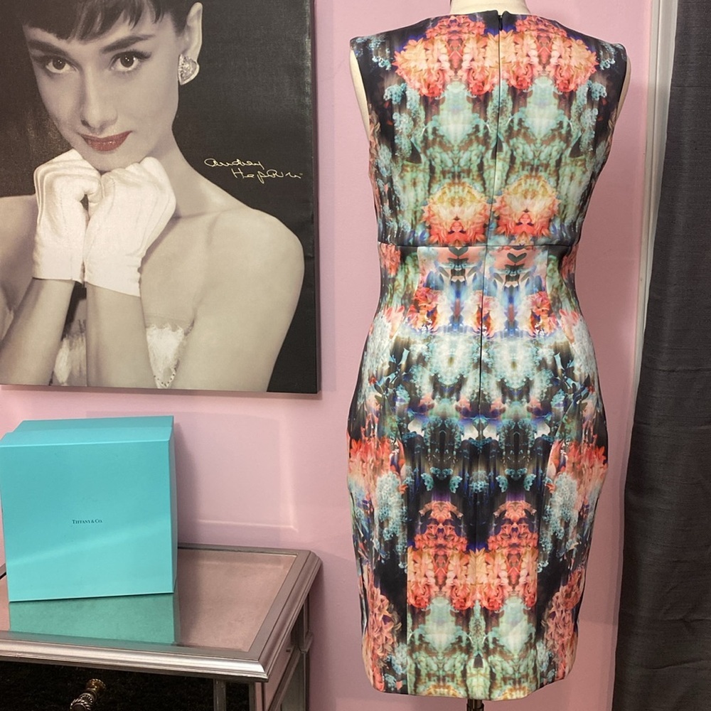 Nicole Miller Fitted Sheath Dress Abstract Floral Print Size 6 - Picture 3 of 14